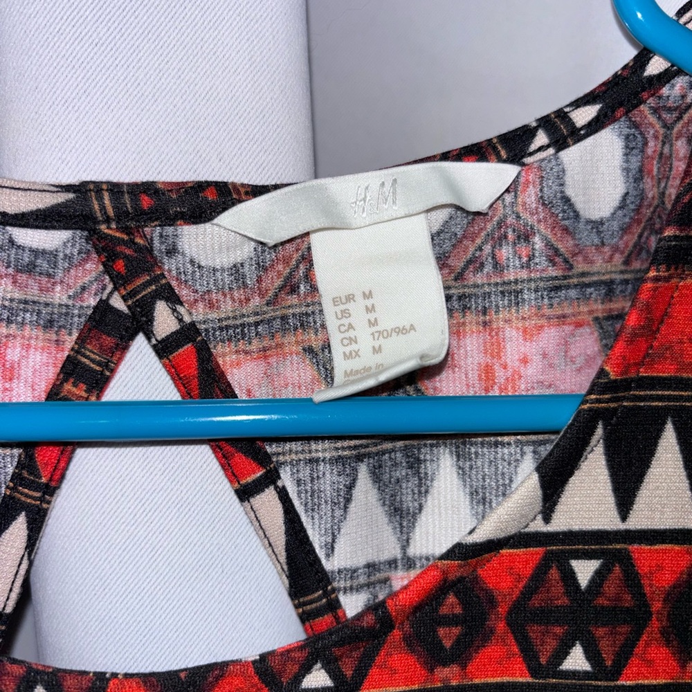 H&M Red and Black Patterned Dress medium short date night pick cocktail - Picture 3 of 5